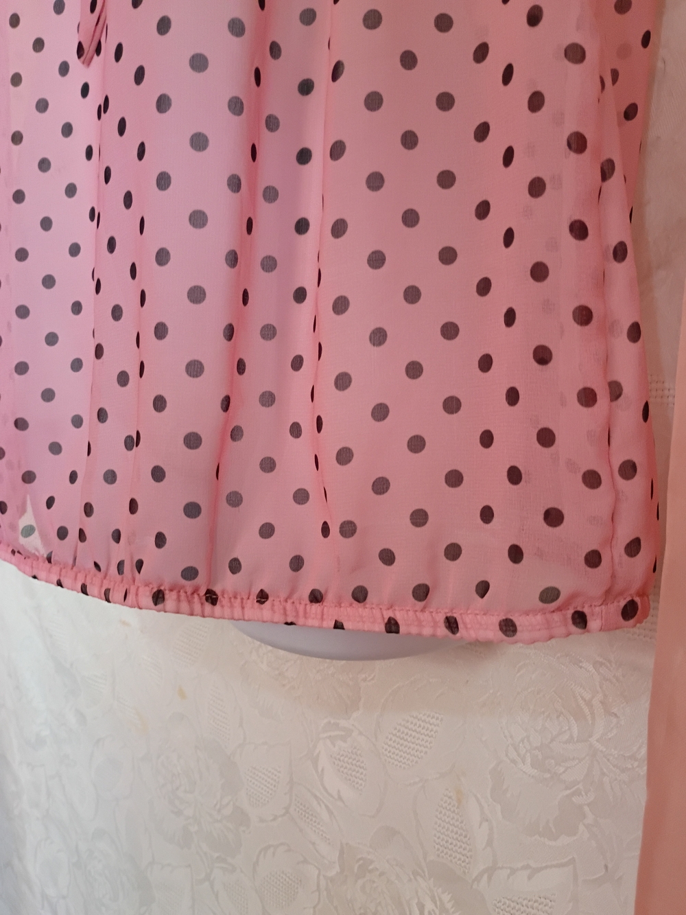 New York & Company Ladies Pink Polka Dot Sheer Tie-Front Sleeveless Blouse Sz Lg - Picture 4 of 10